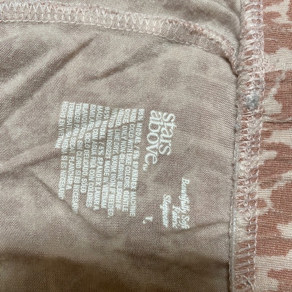 Stars above sleep, shorts, size large - Picture 3 of 3